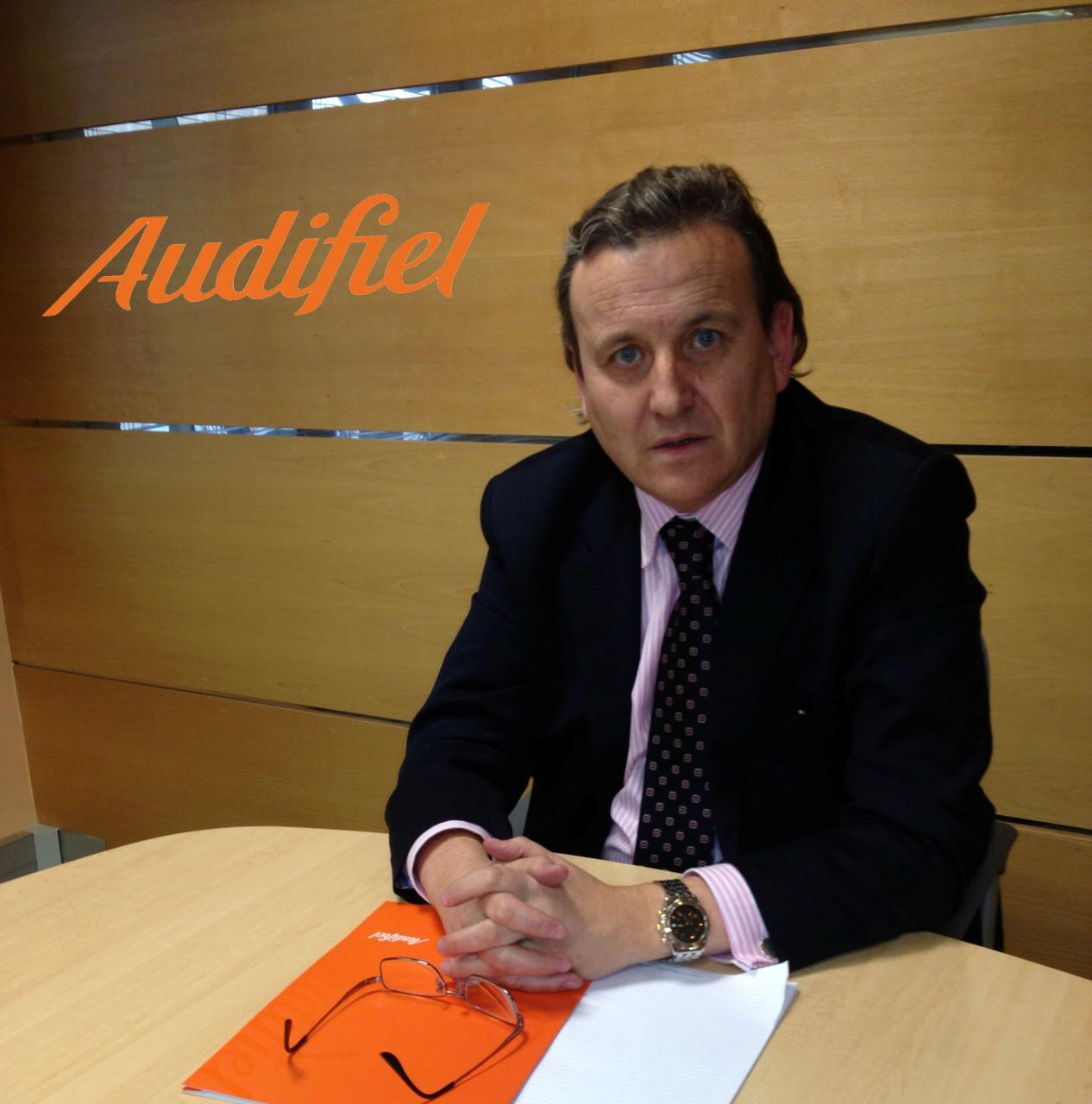 Carlos Hernández, Audifiel