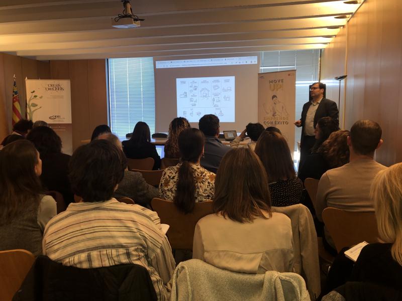 Jornada informativa programa MOVE UP! Emprende con �xito (2)[;;;][;;;]